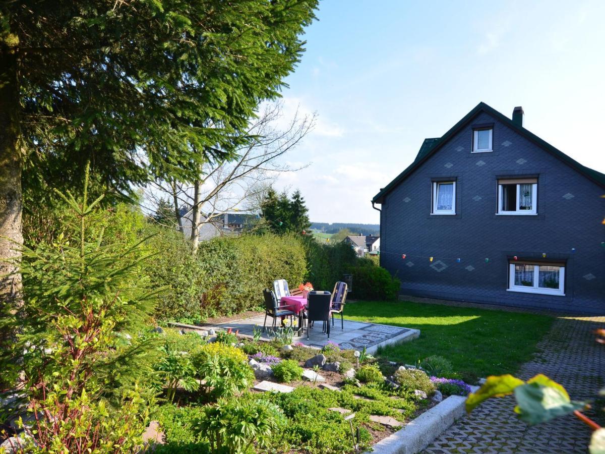 Holiday Home With Garden Neustadt am Rennsteig Quarto foto