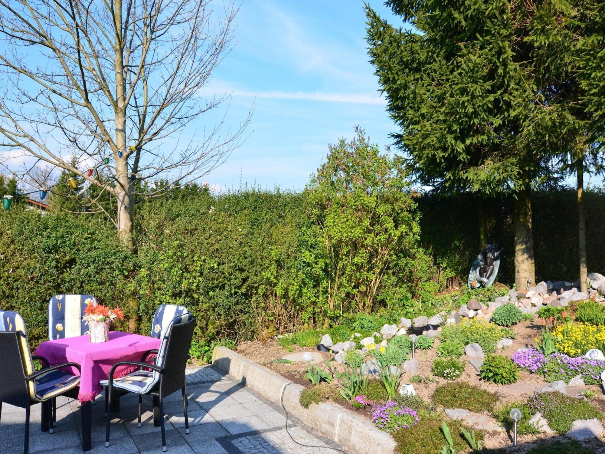 Holiday Home With Garden Neustadt am Rennsteig Exterior foto