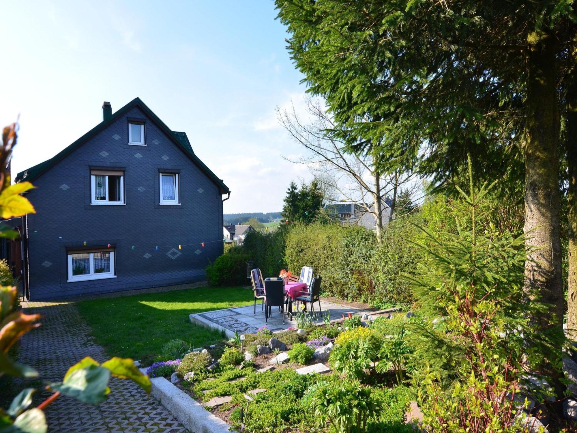 Holiday Home With Garden Neustadt am Rennsteig Exterior foto
